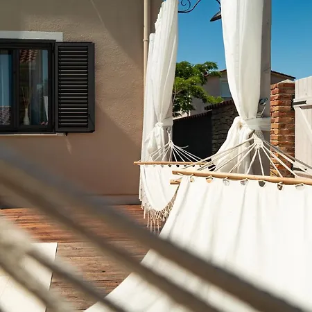 Vi La Mare With Heated Pool Appartamento Zara