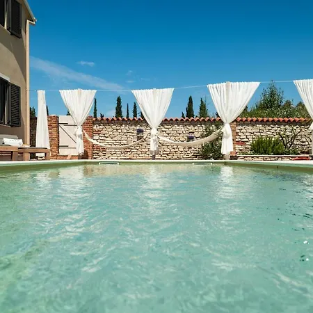 Vi La Mare With Heated Pool * Zara
