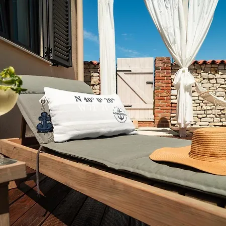 Vi La Mare With Heated Pool * Zara
