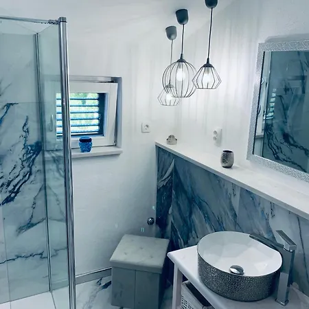 Vi La Mare With Heated Pool Appartamento