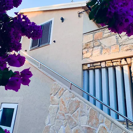 Vi La Mare With Heated Pool