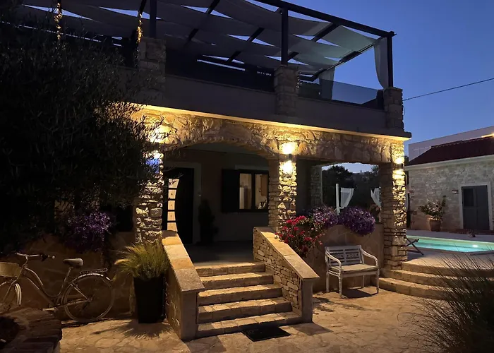Vi La Mare - Mediterranes Apartment-feeling Mit Poolgenuss Задар