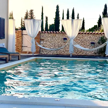 아파트 Vi La Mare With Heated Pool 자다르