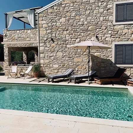 Vi La Mare - Mediterranes Apartment-feeling Mit Poolgenuss דירה *