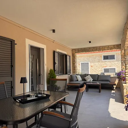 Vi La Mare - Mediterranes Apartment-feeling Mit Poolgenuss Apartamento Zadar